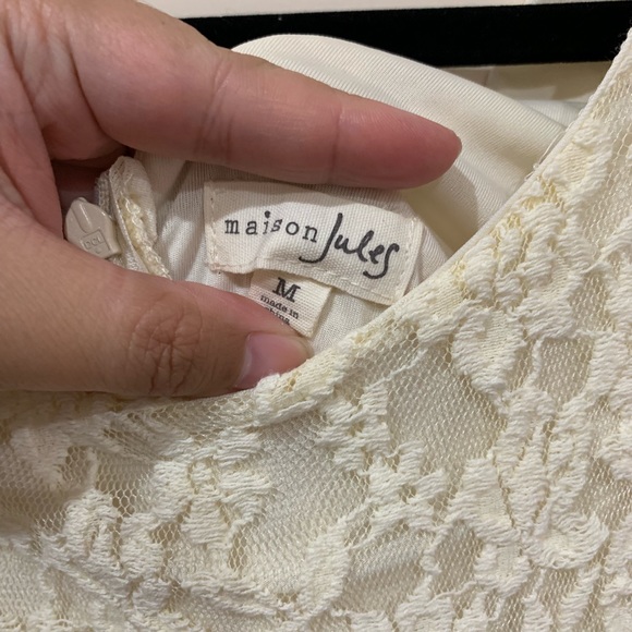 Cream lace dress - Picture 3 of 8